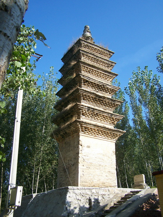  p data-id="gn2l5ntiiq">涞水龙严寺塔,原名镇江塔,位于河北省保定市