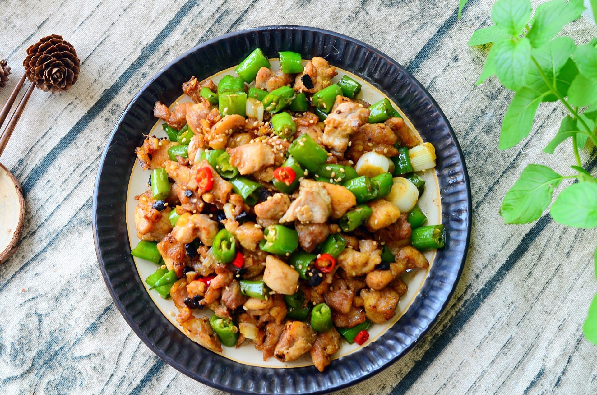 小炒鸡腿肉