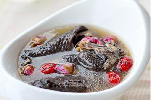  p>生地黄鸡汤是一道由生 a href="#">地黄 /a>,乌肉鸡,饴糖等做成的