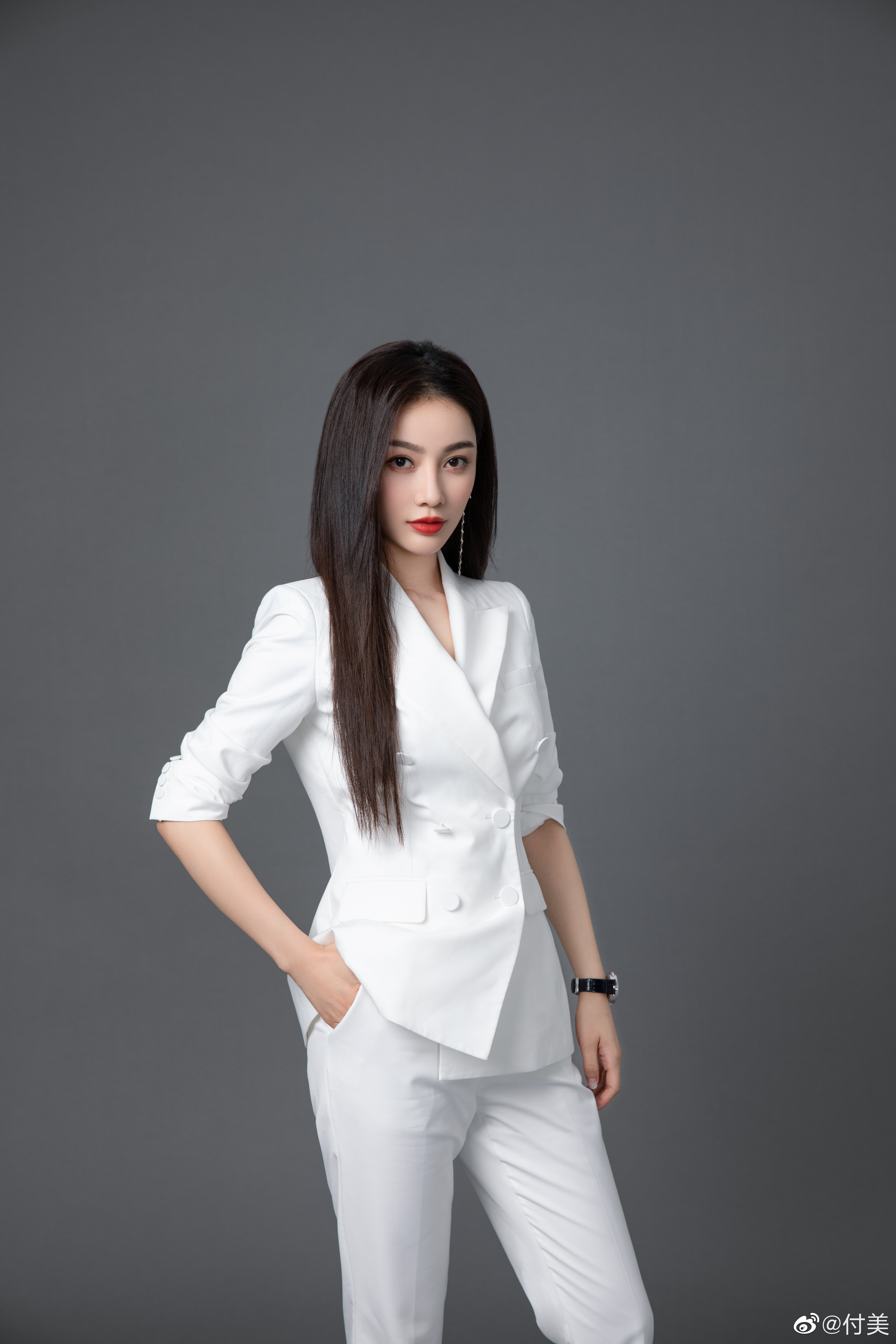  p data-id="gncoivdery">付美,1993年11月29