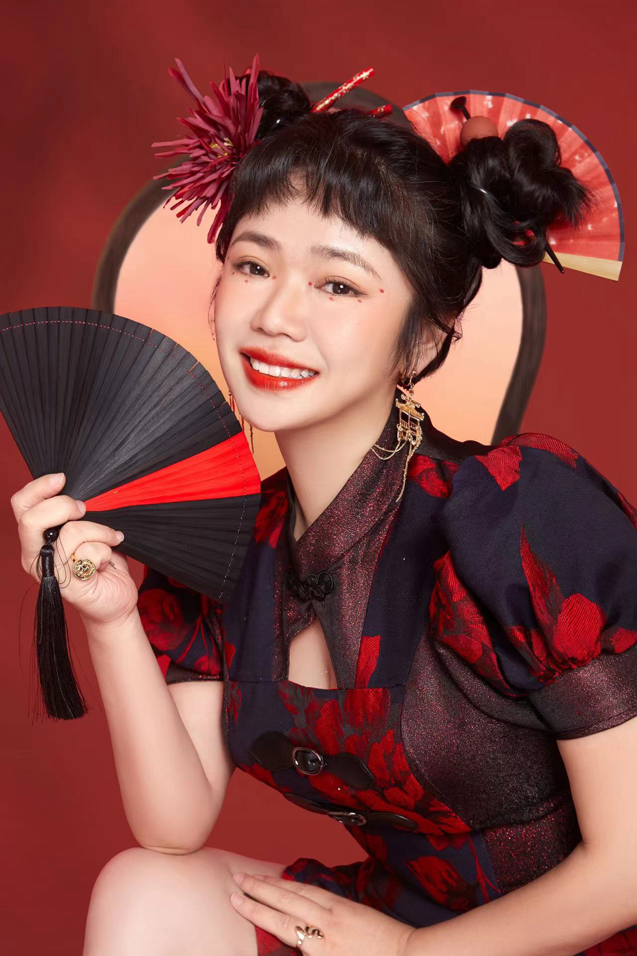  p>李洁,歌手,代表作《我很累但我无路可退》《爱过伤过又错过》《我