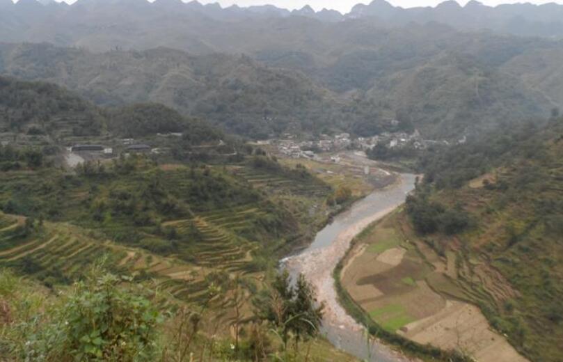  p>中寨苗族彝族布依族乡,隶属于贵州省六盘水市六枝特区,地处 a