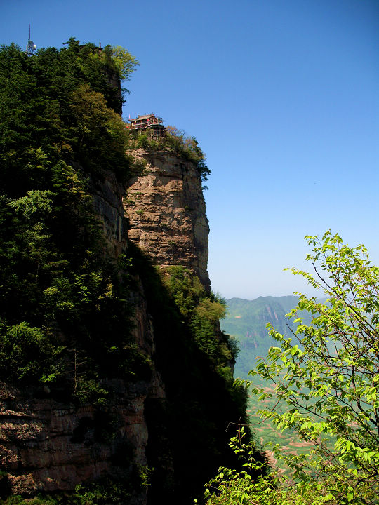  p data-id="gnwpiybh6p">鸡峰山,旧志美其风景,因有是称鸡峰耸翠.