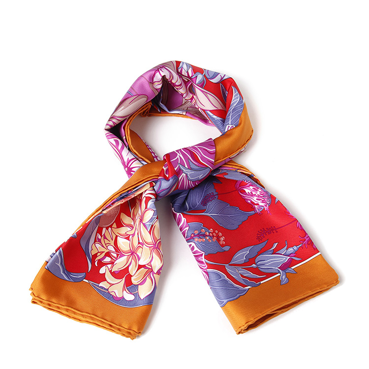  p>丝巾,女性围在脖子上的服装配饰,用于搭配服装,起到修饰作用.