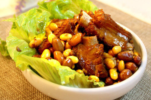 黄豆花生烧排骨