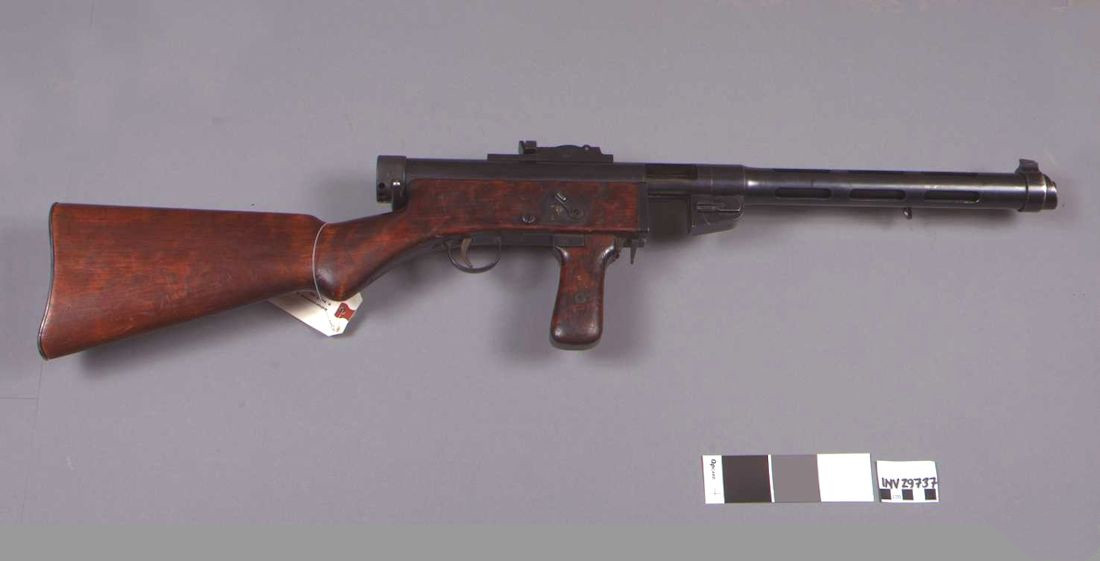  p>索米m1931冲锋枪,1929-1930年,拉蒂在m26基础上推出了一款 a