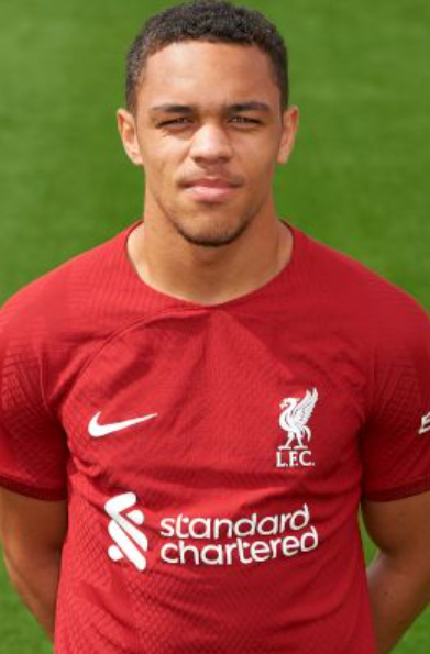  p>李·乔纳斯(lee jonas),2004年7月6日出生于英国利物浦,英格兰足球