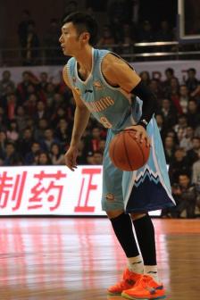 刘炜（新疆男篮主教练、前CBA球员、上海大鲨鱼篮球俱乐部球队领队）_百度百科