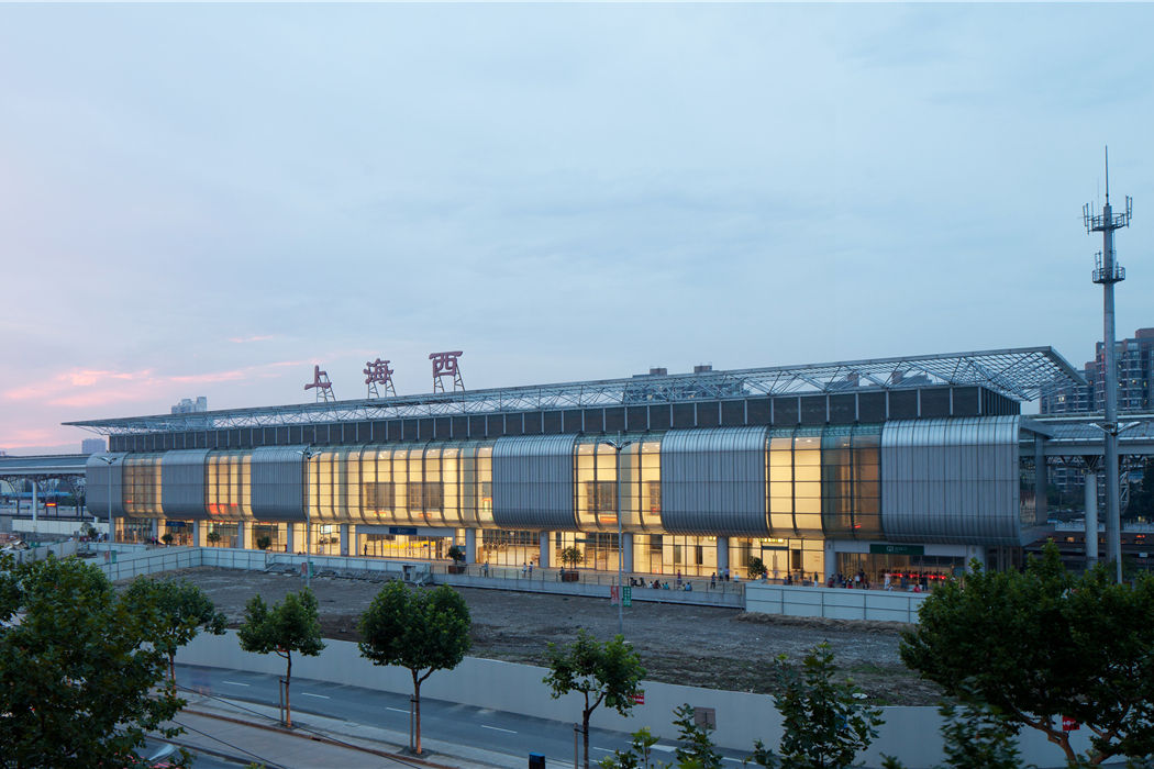  p>上海西站(shanghaixi railway station),位于中国上海市普陀区,由