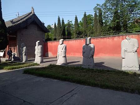 <p>清江苏抚标参将马济胜墓道石刻