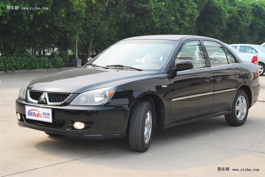  p>三菱蓝瑟是东南汽车推出的三菱车标轿车,属国产车,市场定位在 a