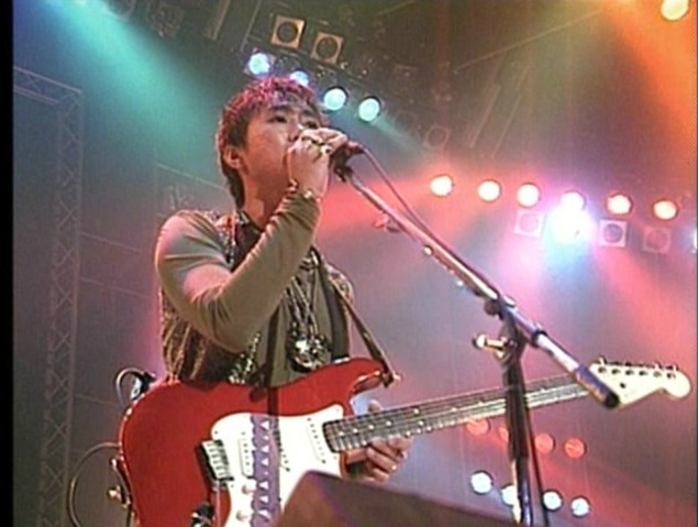 "beyond live 1991 生命接触演唱会"是1991年9月<a target="
