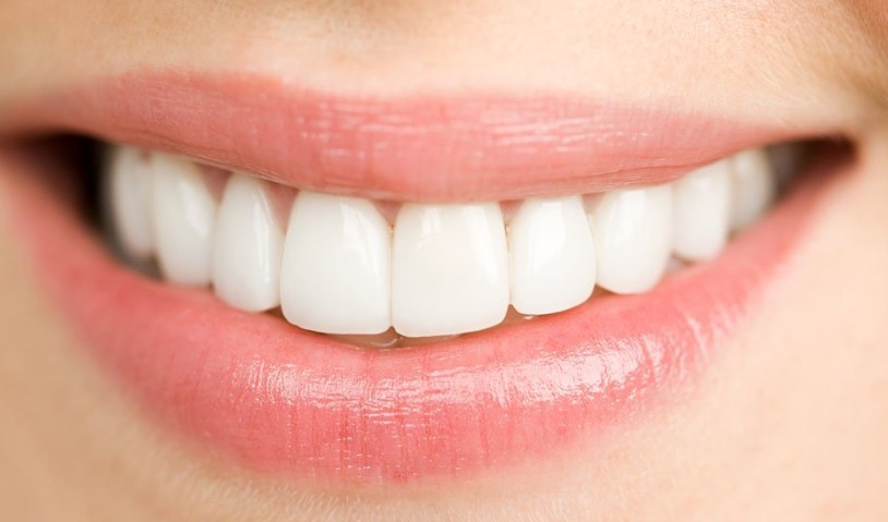  p>超薄牙贴面是一种独特的薄如 a href="#" data-lemmaid="405899">