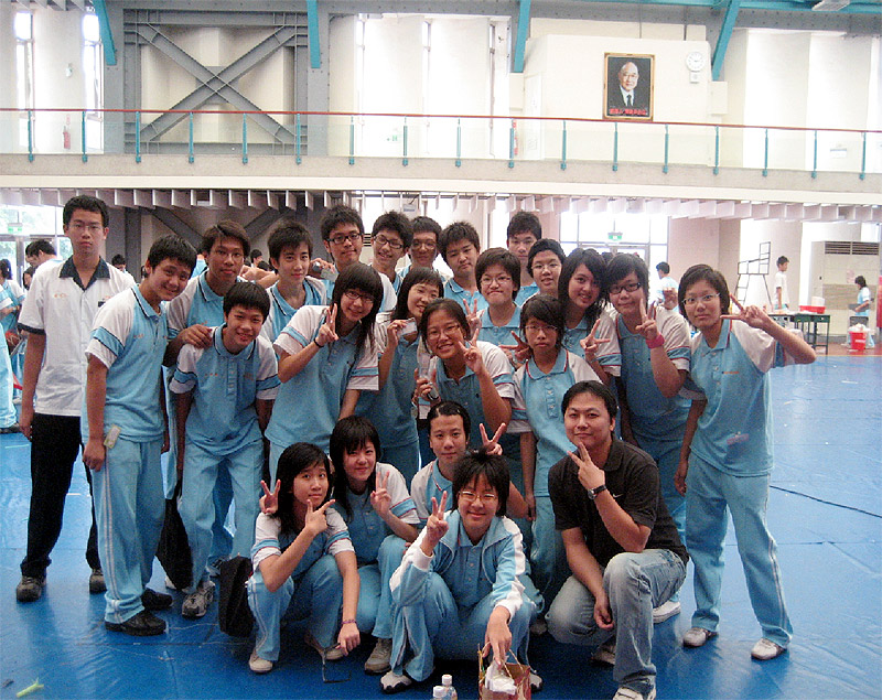 代表作品有《 a target="_blank" href="/item/倚天屠龙记/6893552"