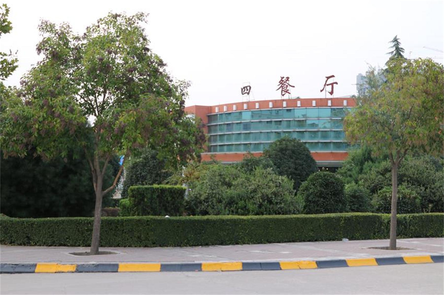  p>长安大学兴华学院是2006年4月12日经教育部批准(教发函[2006]72号)