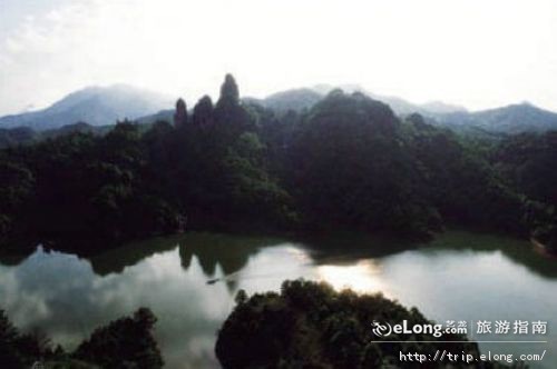  p>牙梳山,山名,坐落在福建省 a target="_blank" href="/item/宁化县