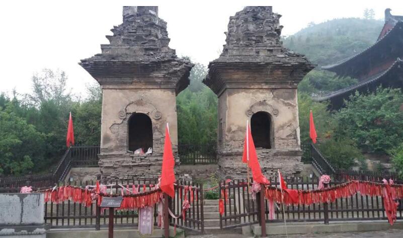 开化寺连理塔