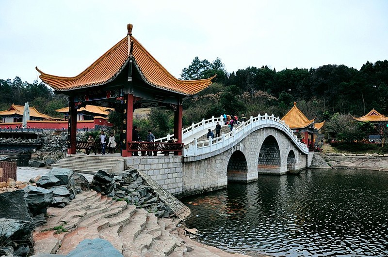 vnxfq">旭山公园,位于 a target="_blank" href="/item/南康/78291"