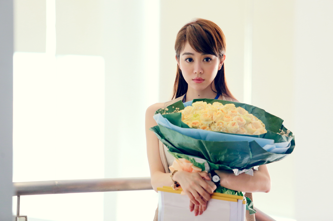 拔河女