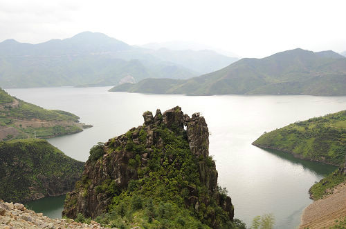  p> 滩坑是浙江五大百亿工程之一,位于浙江省青田县北山镇.