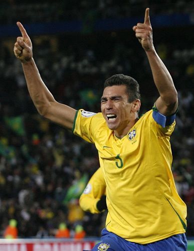  p>卢西马尔·费雷拉·达·席尔瓦( lucimar da silva ferreira),昵称