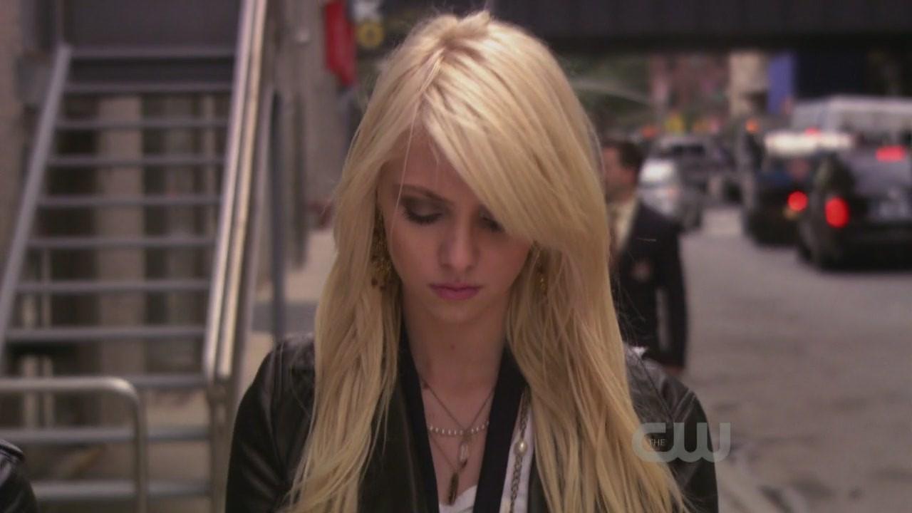  p>泰勒·摩森(taylor momsen),1993年7月26日出生于美国密苏里州