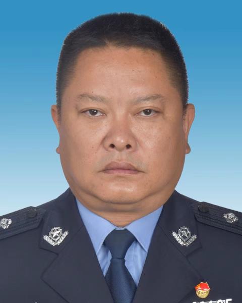 18h0p">现任云南省德宏傣族景颇族自治州瑞丽市公安局党委委员,副局长