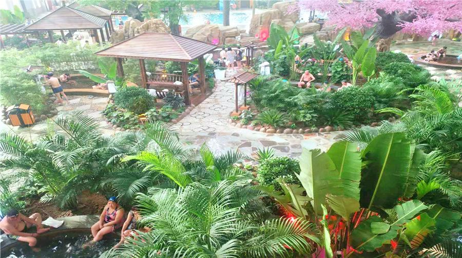  p>浴龙谷温泉度假村位于朝阳市喀左县浴龙谷温泉度假村景区大门口 /p