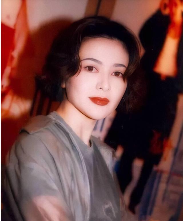 关之琳：成名始于颜值，落魄亦终于颜值_百科TA说