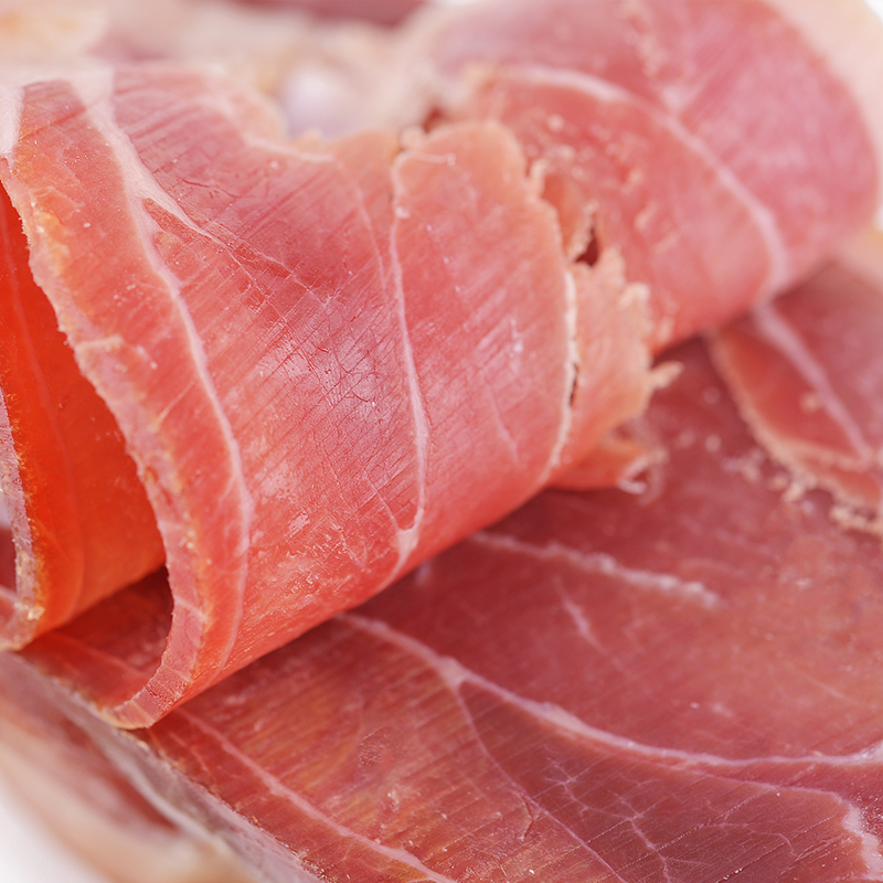 金钱腿乃火腿之精华,位于猪后腿轴把之上.