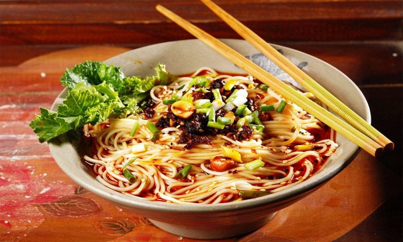  p>重庆小面,是重庆四大特色之一,归属于重庆面食的一类发源于重庆,是