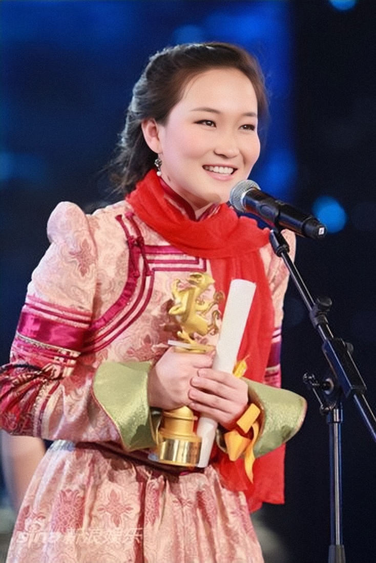 的主要作品有《 a target="_blank" href="/item/斯琴杭茹/12640806"