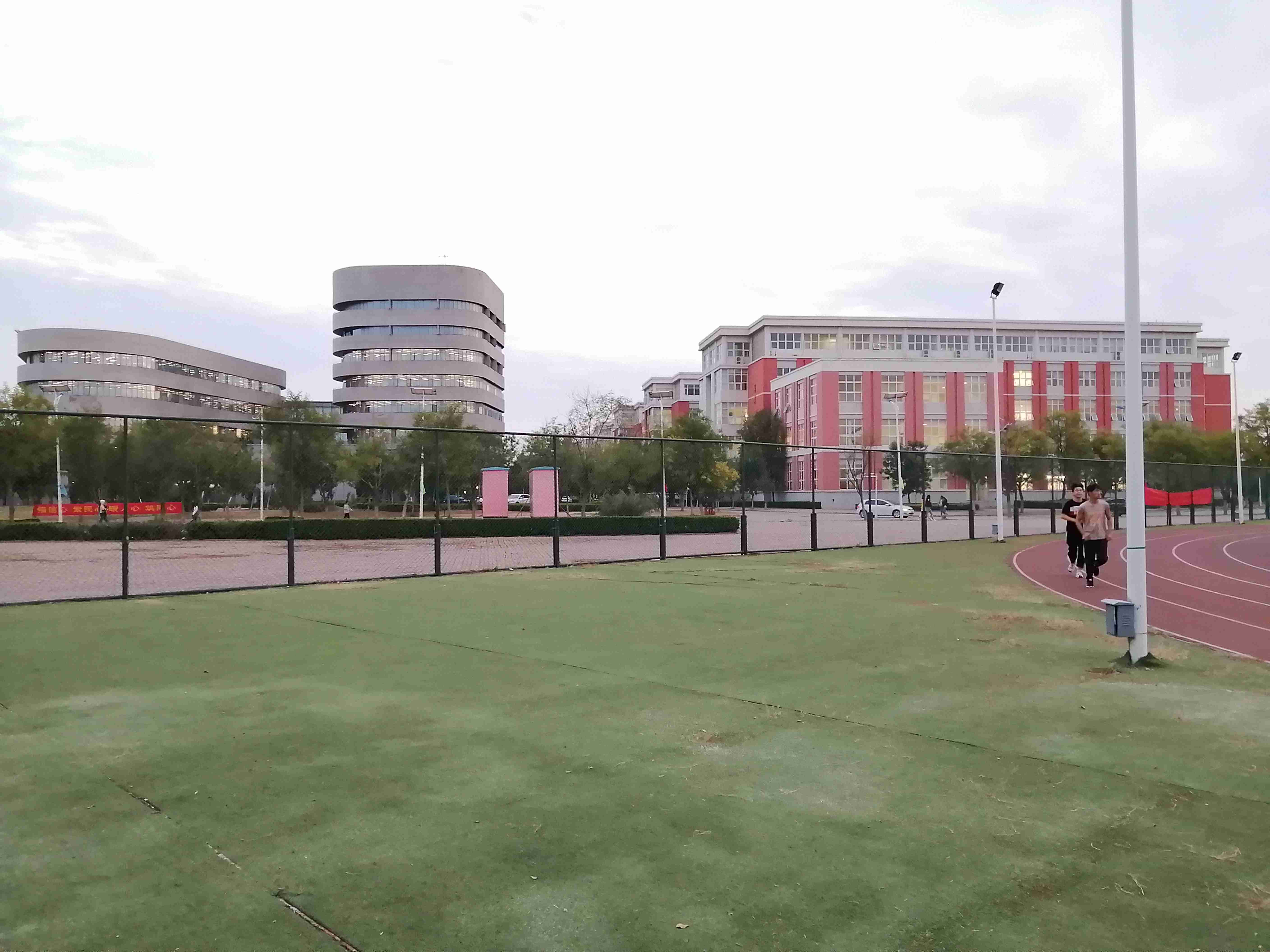 经教育部批准,2006年由天津大学与天津市仁爱集团有限