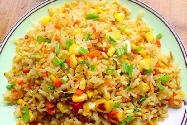 玉米时蔬炒饭