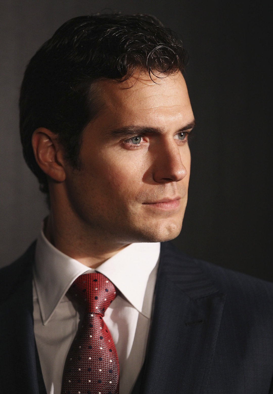  p>亨利·卡维尔(henry cavill),1983年5月5日出生于英国泽西岛,英国