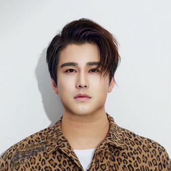 张巍（中国内地男歌手）_百度百科