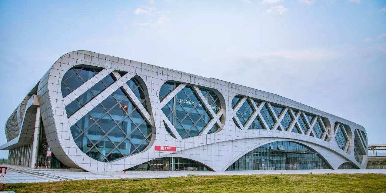  p>芜湖南站 i>(wuhunan railway station) /i>位于中国 a target="