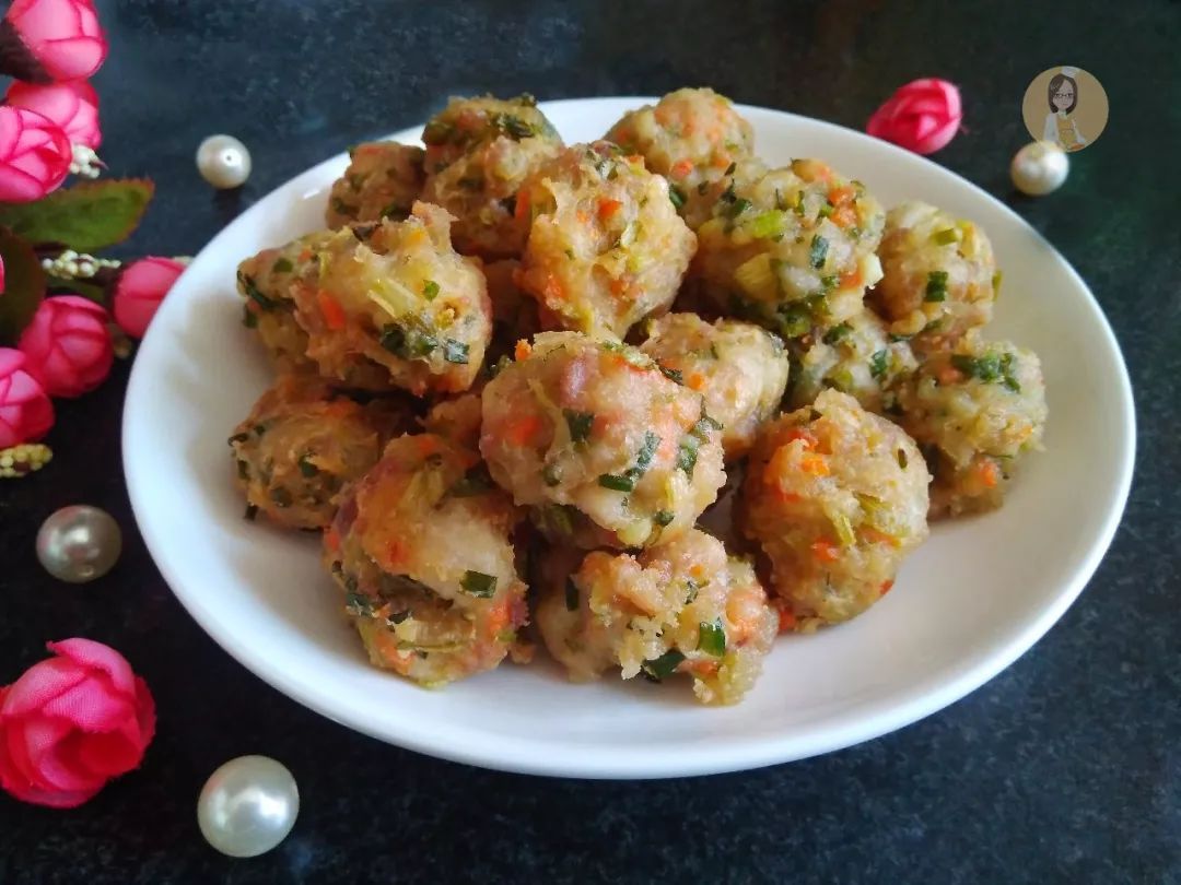  p>松丸子是宁化特色,也是宁化客家传统小吃. /p>