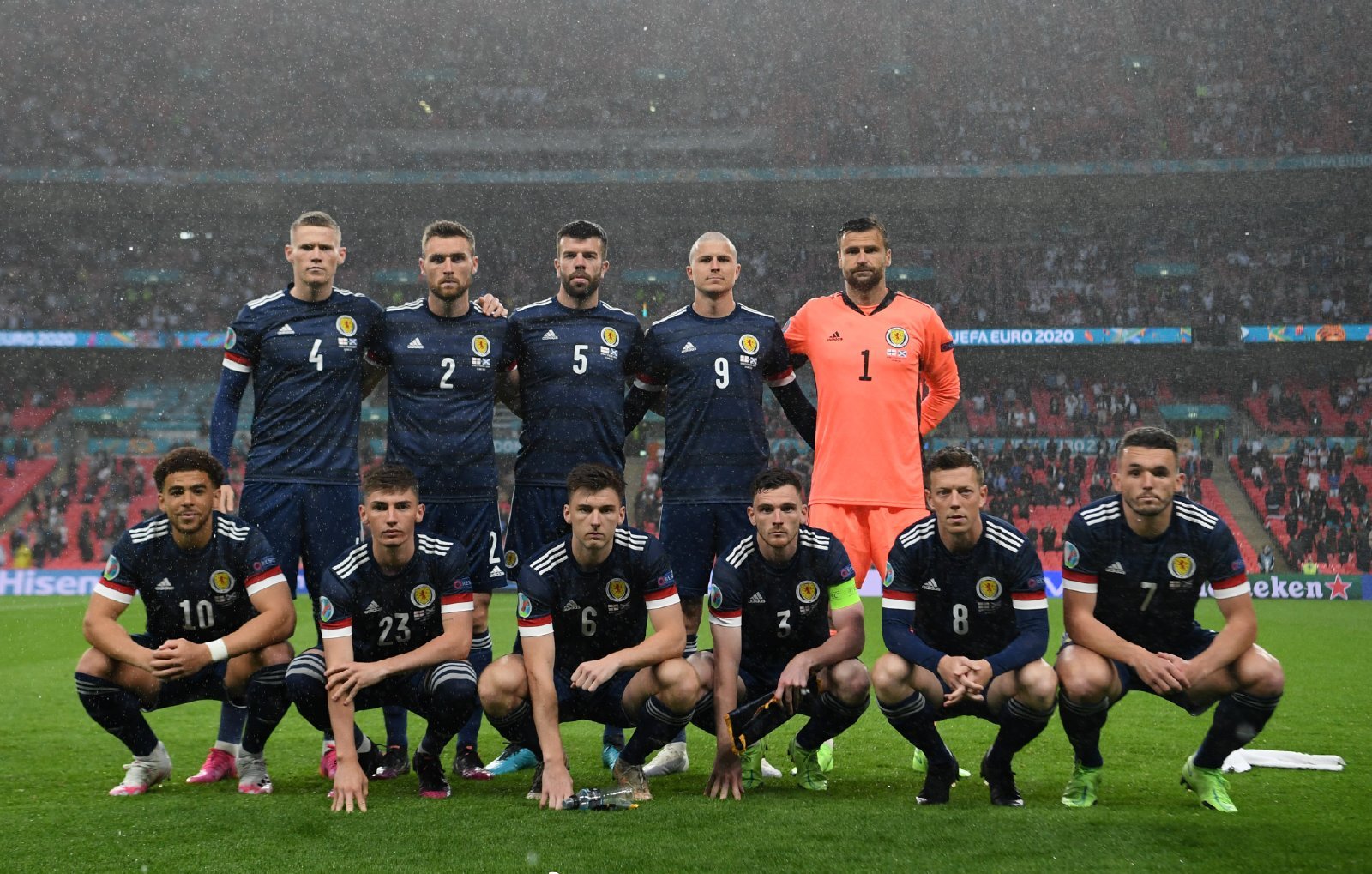 euro 2020),亦称为"2020年欧洲杯"  "2020年欧锦赛",是第16届欧洲足球