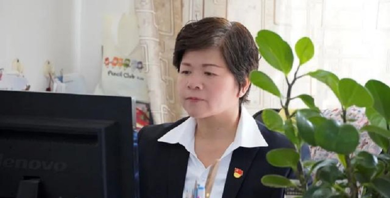  p>李宏英,贞丰县第一小学党支部书记,校长,贞丰县第一小学教育集团总