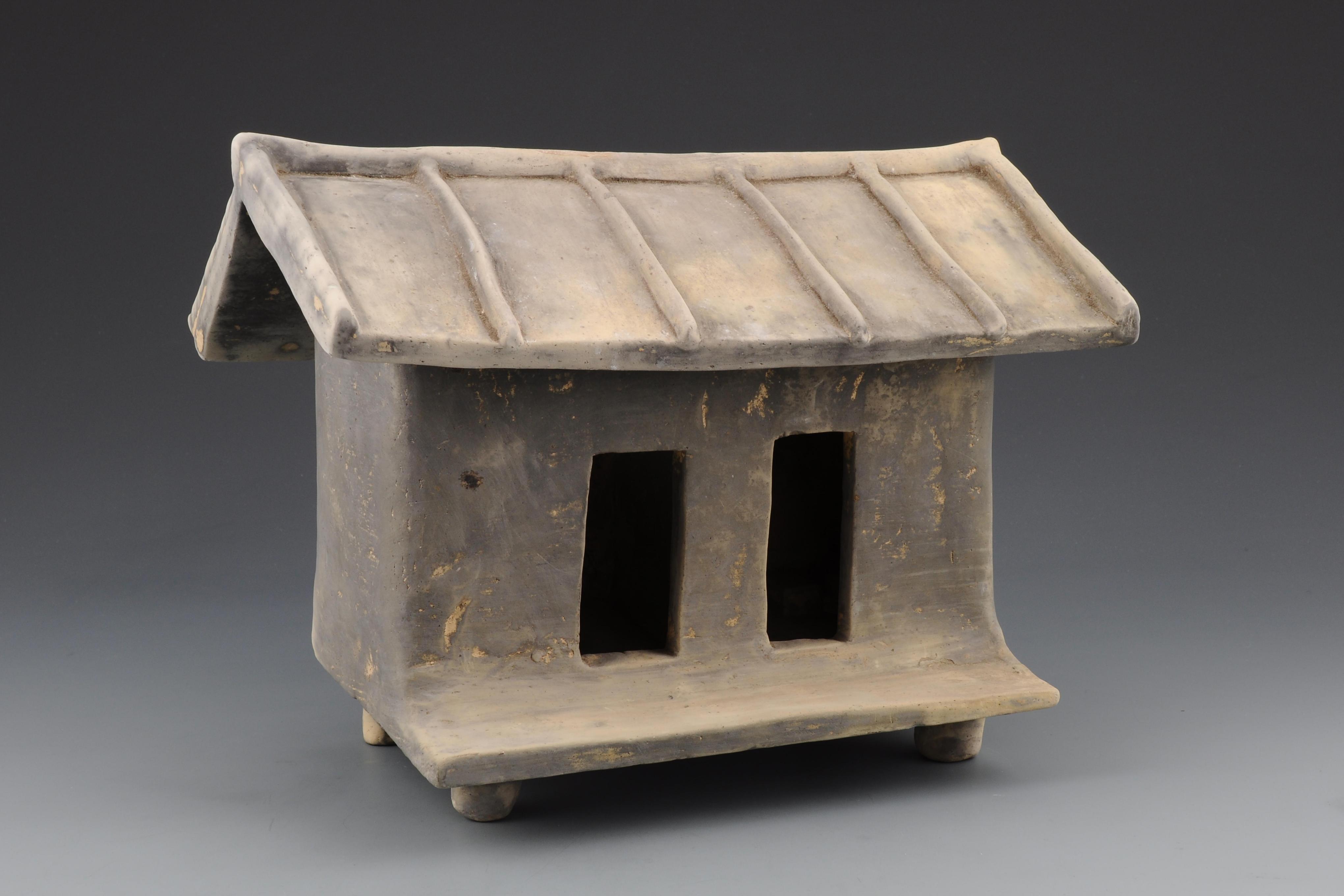 东汉屋形陶厕所