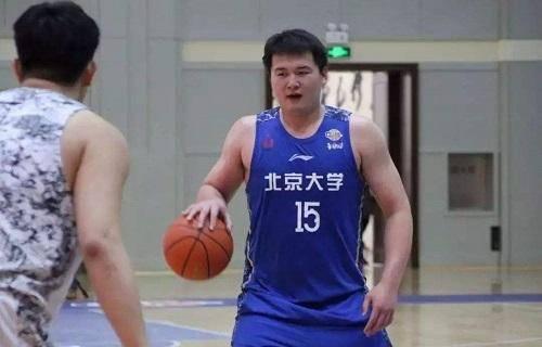万圣伟