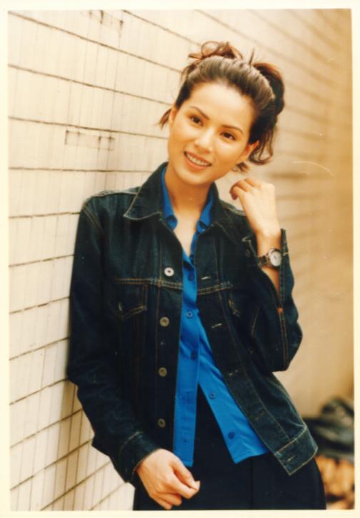  p>李若彤,原名李慧娴,1966年8月16日出生于中国香港,中国香港影视女