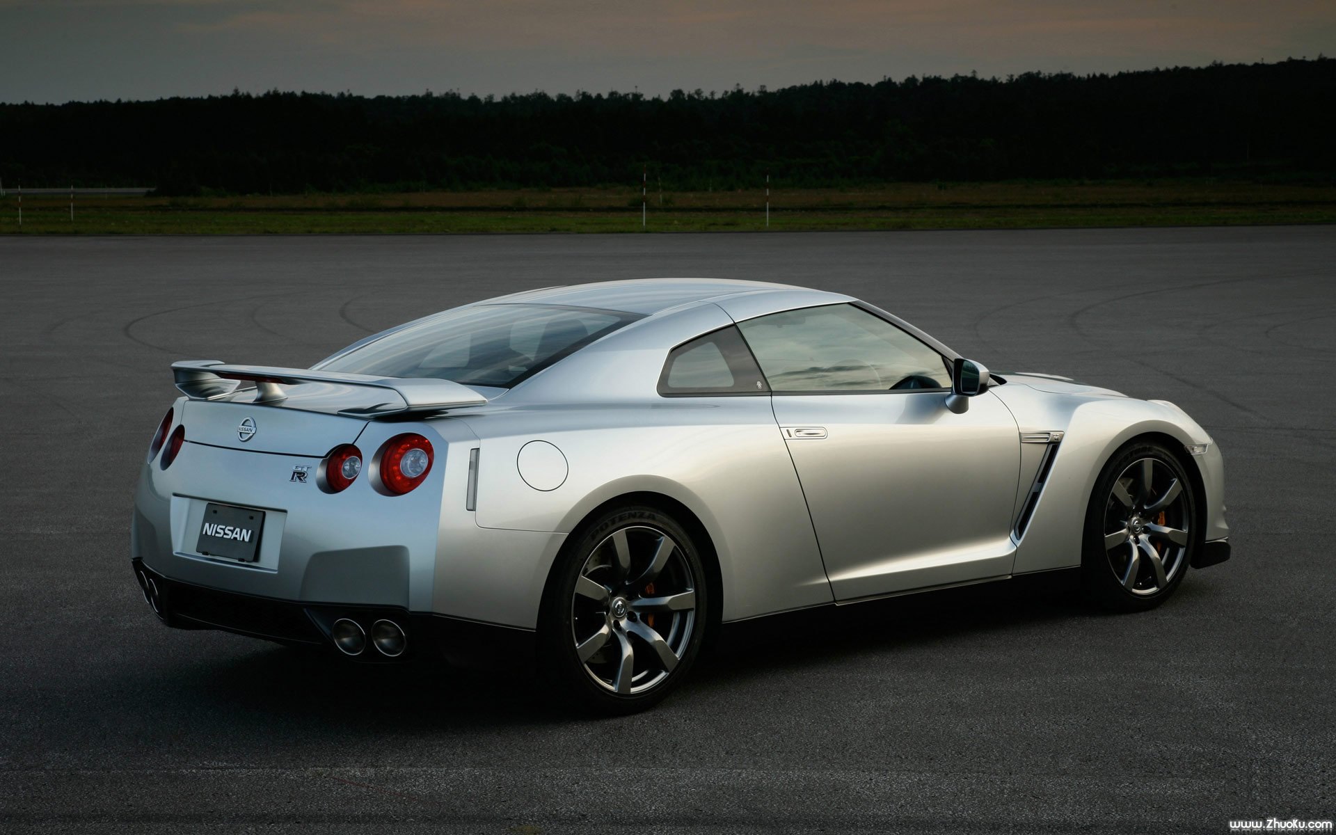  p>日产,全称"日产汽车"(日文汉字转简体:日产自动车株式会社,英文