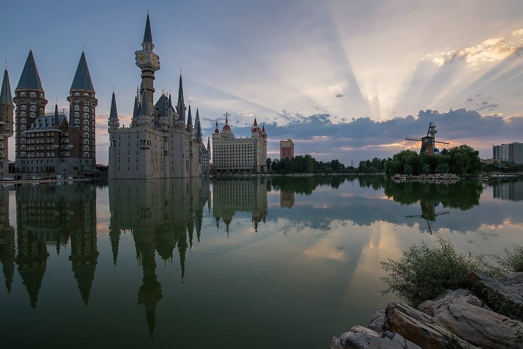  p>河北美术学院( i>hebei academy of fine arts /i>),简称"河北美院