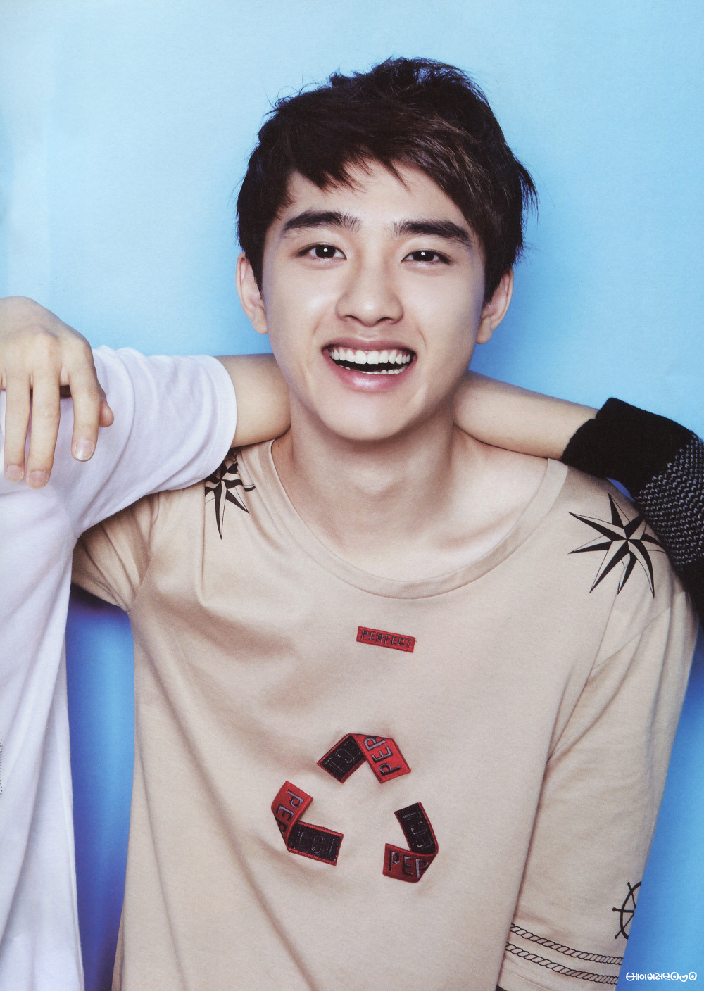 (包括两个大写字母和两个标点符号),曾用名都暻秀,1993年1月12日出生