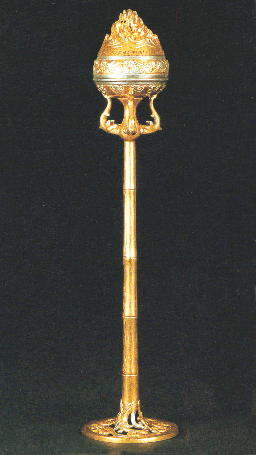  p>博山炉又叫博山香炉,博山香薰,博山薰炉等名,是中国汉,晋时期民间