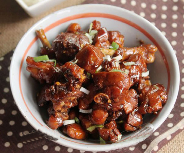  p>啤酒鸭是南昌一道十分家常的 a target="_blank" href="/item/烧菜