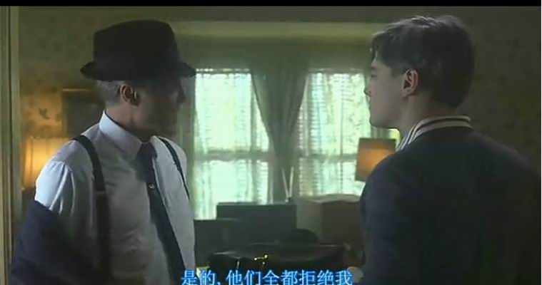 逍遥法外,汉语成语,拼音:xiāo yáo fǎ wài,意思是指犯法的人没有