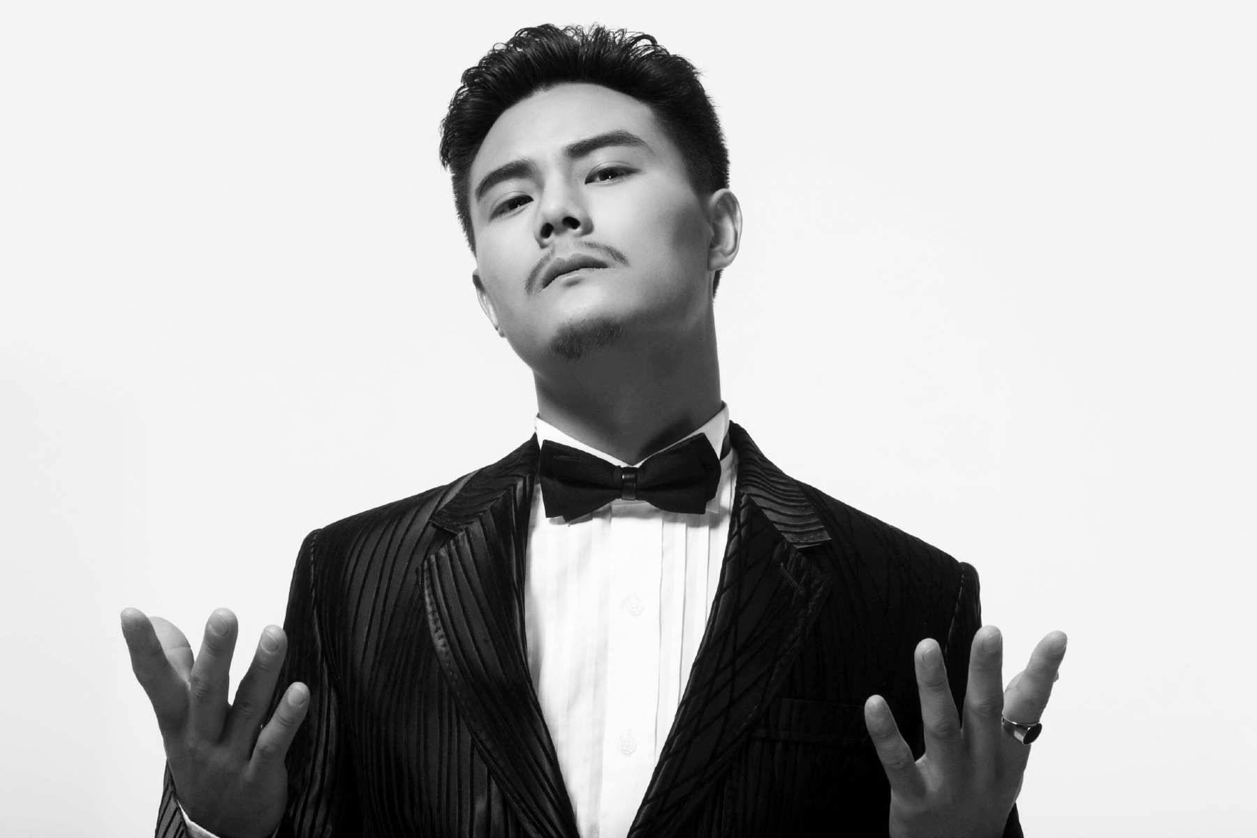  p>孟飞,中国内地男演员,歌手.